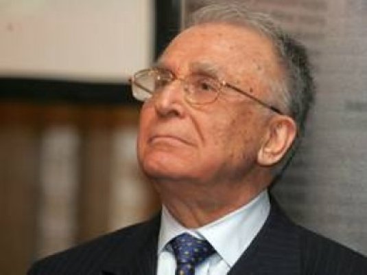 Iliescu, optimist: 2013, un an în care guvernarea va fi mai bună şi mai echilibrată